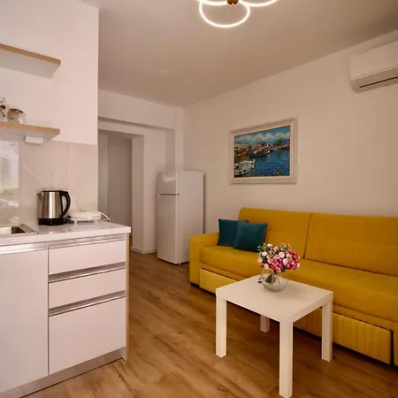 Berti * Sarandë